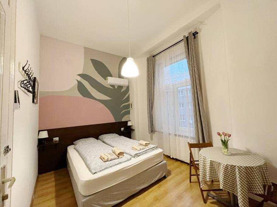 12# Sunflower Cozy Apartment Budapest Bagian luar foto