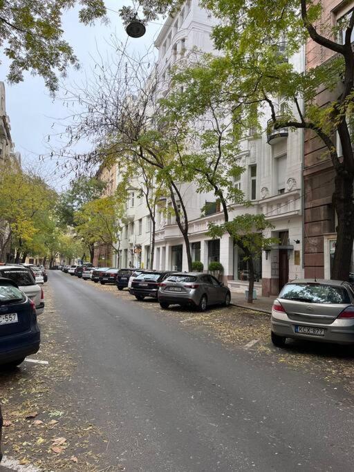 12# Sunflower Cozy Apartment Budapest Bagian luar foto