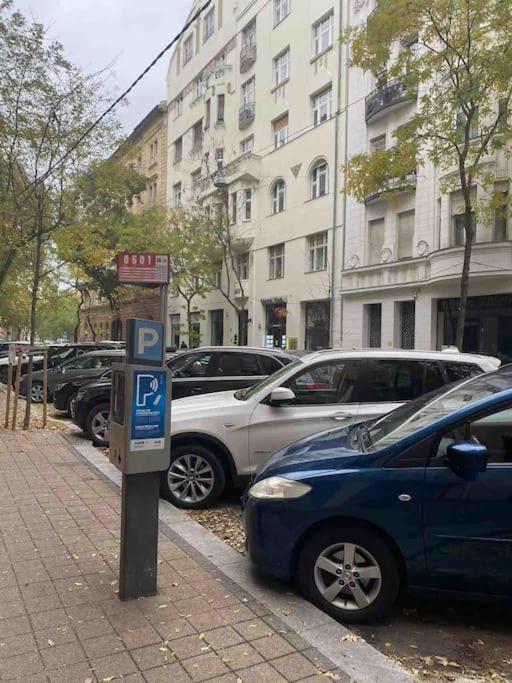 12# Sunflower Cozy Apartment Budapest Bagian luar foto