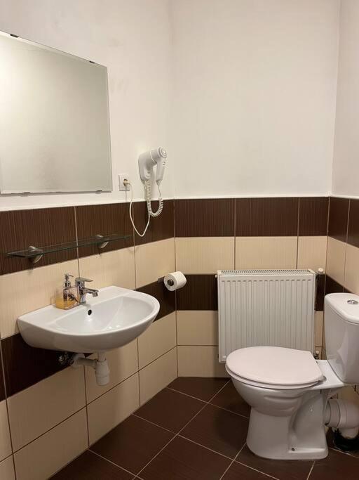 12# Sunflower Cozy Apartment Budapest Bagian luar foto