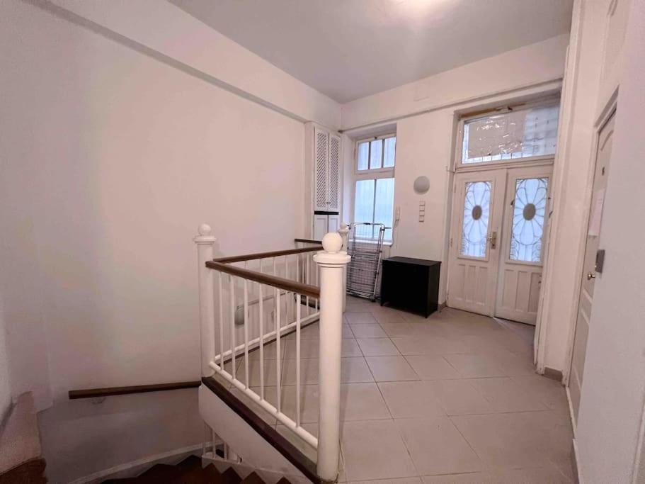 12# Sunflower Cozy Apartment Budapest Bagian luar foto