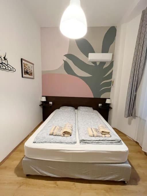 12# Sunflower Cozy Apartment Budapest Bagian luar foto